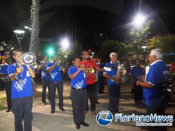 Apresentação do coral Feliz Idade marcou a abertura da Semana do Natal em Floriano.(Imagem:FlorianoNews)