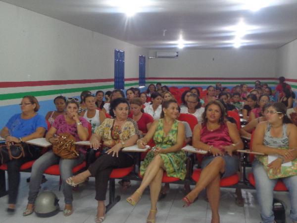 Professores baronenses participaram de reunião sobre o PNAIC.(Imagem:FlorianoNews)