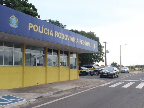 Policiais do posto da BR-316 atenderam o acidente.(Imagem:Catarina Costa/G1 PI)