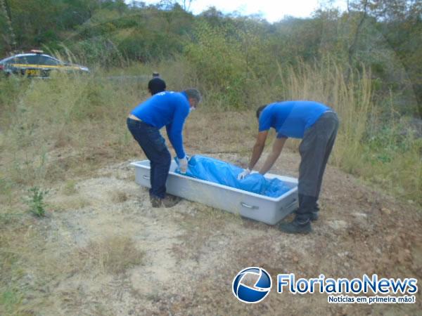 Veículo com duas pessoas capota e pega fogo em Floriano.(Imagem:FlorianoNews)