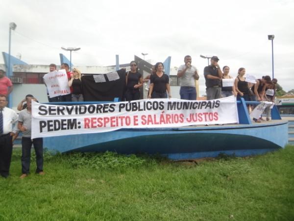 Servidores públicos fazem manifestação em Floriano. (Imagem: FlorianoNews)