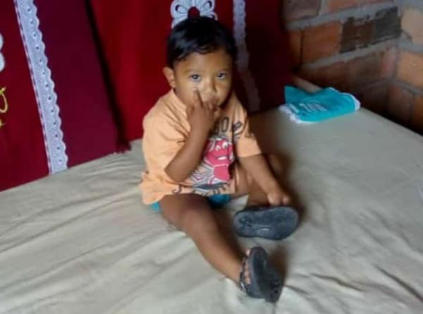 Criança de 1 ano e seis meses morreu após ser arremessada no chão.(Imagem:Reprodução)