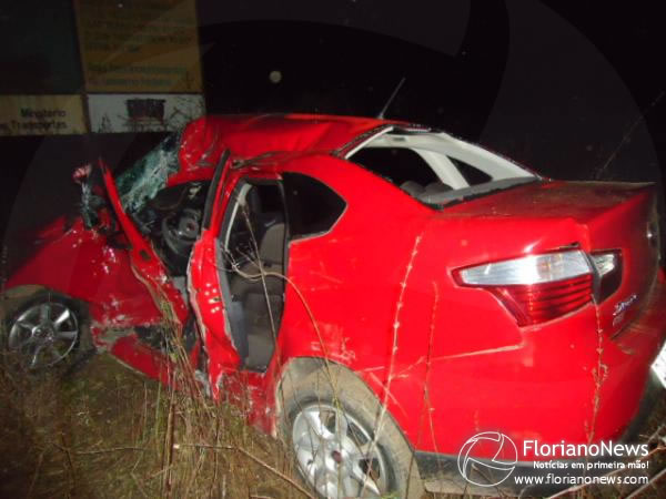 Acidente envolvendo carreta e carro de passeio deixa quatro feridos na BR-343.(Imagem:FlorianoNews)