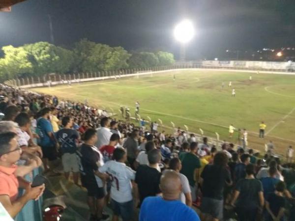 Com estádio lotado, Cori-Sabbá e Oeirense permanecem no 1 a 1 em Floriano.(Imagem:FlorianoNews)