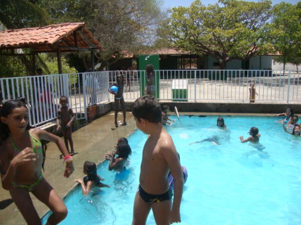 alegria das crianças na piscina(Imagem:redação)