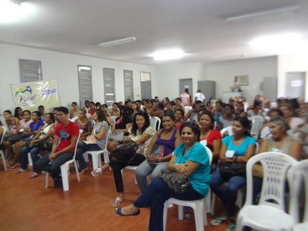 Professores recebem treinamento do Programa Brasil Alfabetizado.(Imagem:FlorianoNews)