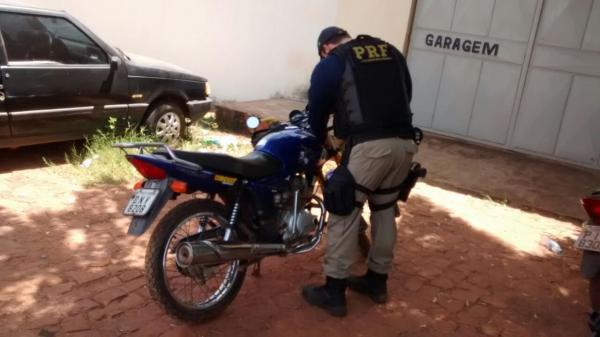 Ação da PRF em Bom Jesus recupera duas motocicletas roubadas.(Imagem:PRF)