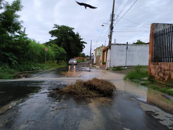 Vazamento em rede de distribuição provoca falta de água em Floriano.(Imagem:Divulgação)