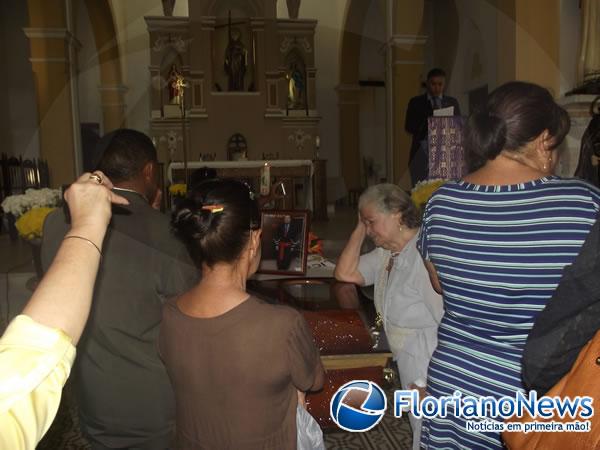  Magistrados, familiares e amigos se despedem do Promotor Edimar Piauilino.(Imagem:FlorianoNews)