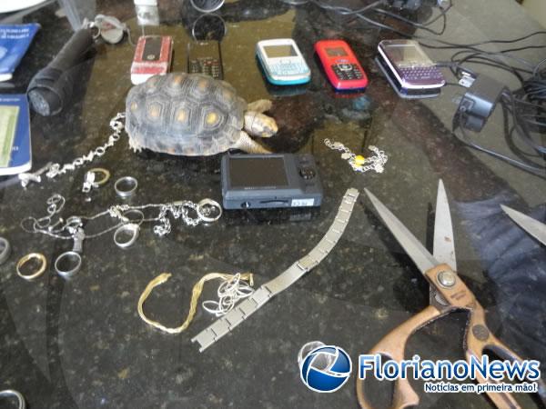 Polícia Militar apreende drogas e produtos de roubo no bairro Taboca.(Imagem:FlorianoNews)