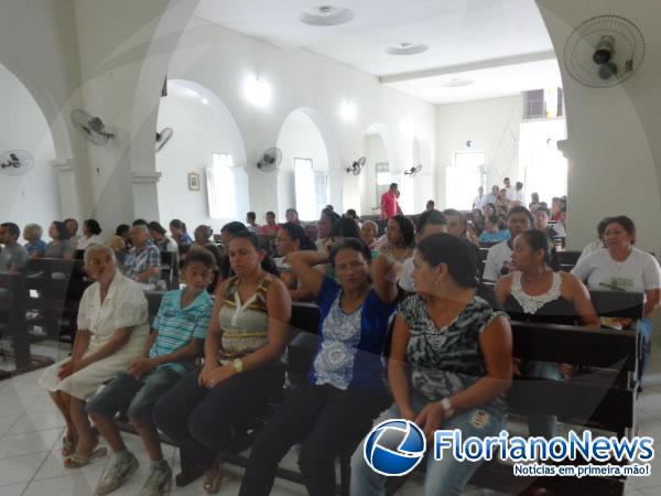 Católicos celebram Corpus Christi com missa e procissão.(Imagem:FlorianoNews)