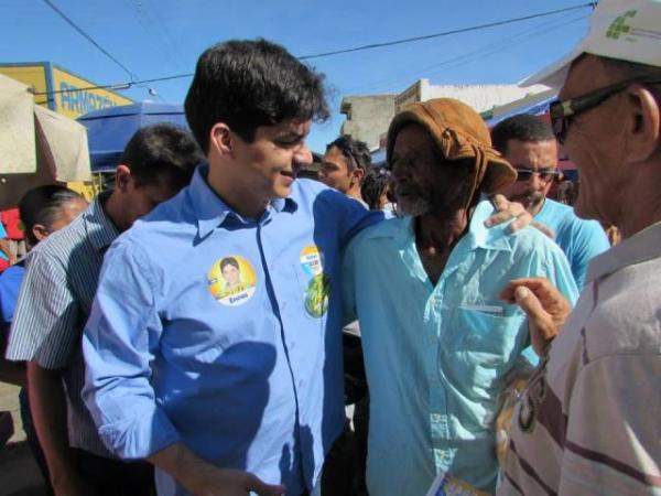 Enéas Maia visita Mercado Público em Floriano.(Imagem:Jaquelina Nascimento)