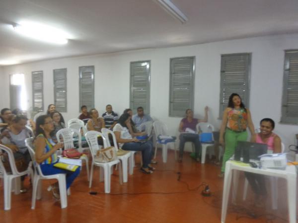 10ª GRE de Floriano sedia Formação de Orientadores de Estudos pelo PNFEM.(Imagem:FlorianoNews)