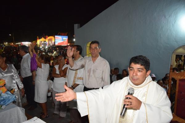 Gilberto Júnior participa da procissão de Nossa Senhora da Guia.(Imagem:Waldemir Miranda)