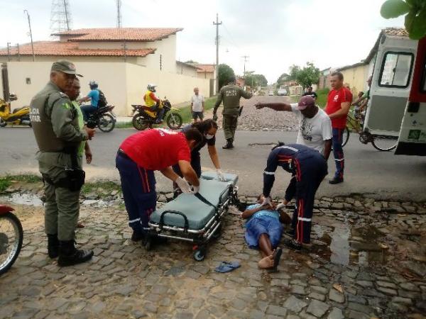 Homem desmaia e é levado inconsciente para hospital de Floriano.(Imagem:FlorianoNews)