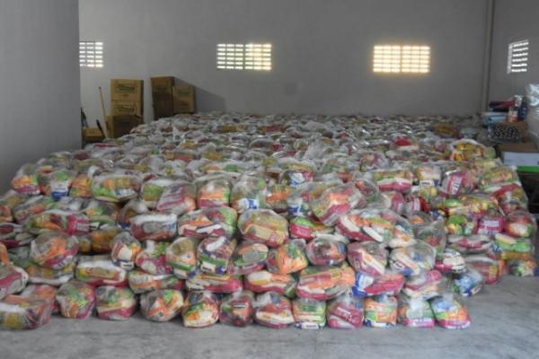 Prefeitura de Floriano entrega cestas básicas na zona rural.(Imagem:SECOM)