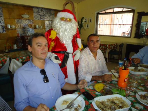 Vereadores da Câmara de Floriano se confraternizam em almoço especial.(Imagem:FlorianoNews)