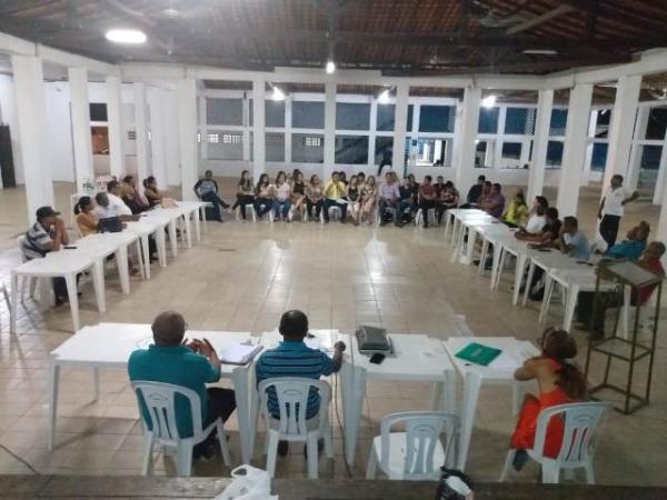 Reunião entre FEBAPI e Saúde de Floriano debate reivindicações dos bairros.(Imagem:FlorianoNews)