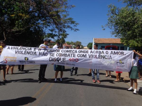 Caminhada pelas principais rua e avenidas de Floriano.(Imagem:FlorianoNews)