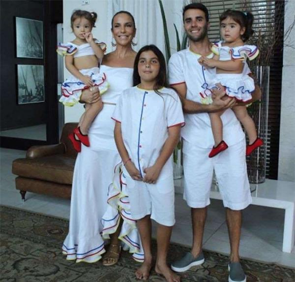 Ivete e sua familia(Imagem:Reprodução)