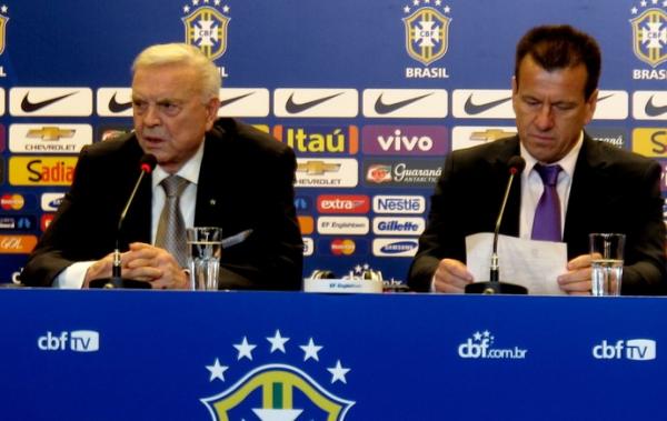 Dunga leva lista com 10 jogadores que estiveram na Copa do Mundo de 2014.(Imagem:Marcelo Hazan)