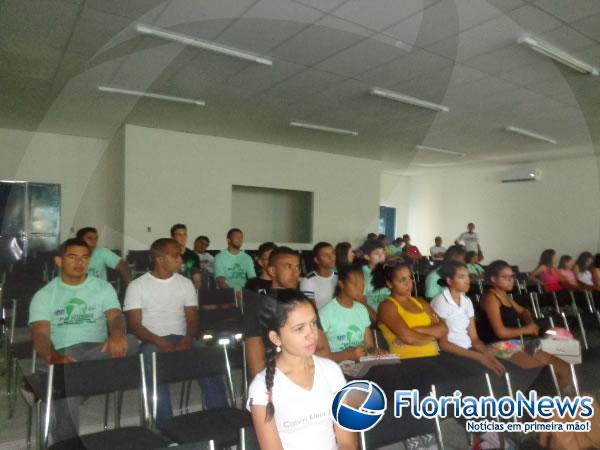 Professores participam de evento em comemoração ao Dia do Proferssor de Educação Física.(Imagem:FlorianoNews)