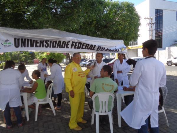 Acadêmicos de Enfermagem realizam ação social em Floriano.(Imagem:FlorianoNews)
