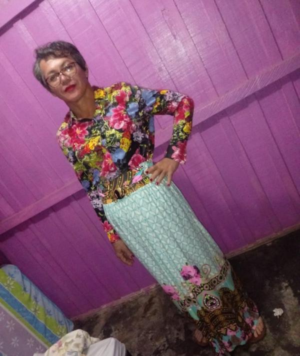 Mecânico contou com depilação, maquiagem e roupas longas para se passar pela mãe na prova do Detran em Rondônia(Imagem:Reprodução/WhatsApp)