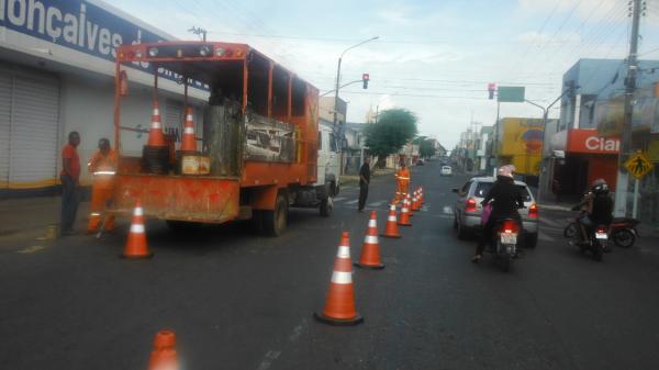 Ruas da cidade de Floriano recebem nova pintura e sinalização.(Imagem:FlorianoNews)