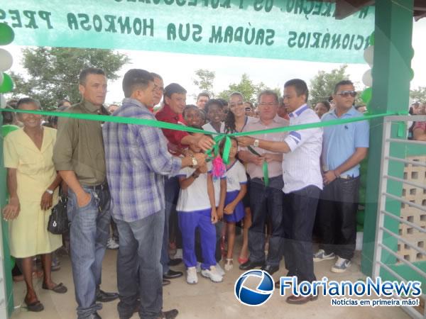  São Francisco do Piauí inaugura escola modelo com presença de autoridades.(Imagem:FlorianoNews)