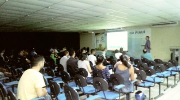 Mini curso de arbitragem é ministrado no auditório da UESPI de Floriano.(Imagem:FlorianoNews)