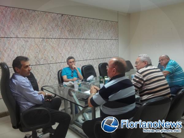 Reunião debate implantação de Curso de Medicina na cidade de Floriano.(Imagem:FlorianoNews)