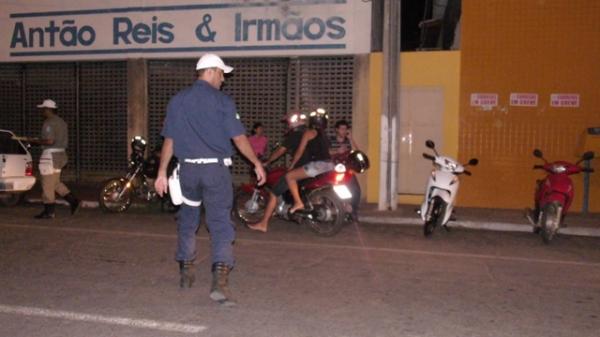 Polícia Militar e SUTRAN realizam blitzes em Floriano.(Imagem:FlorianoNews)