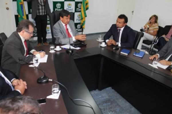 Reunião no Palácio de Karnak(Imagem:Alepi)