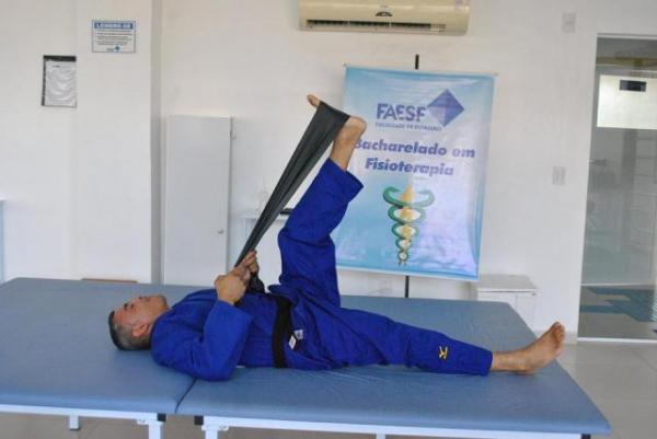 Judoca campeão faz reabilitação preventiva na Clínica Jasmina Bucar.(Imagem:FAESF)