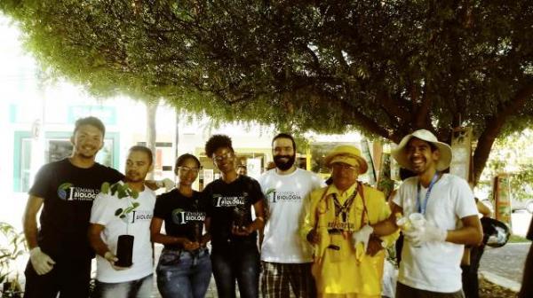 Acadêmicos de Biologia realizam bazar para ajudar colega de curso em Floriano (Imagem:FlorianoNews)