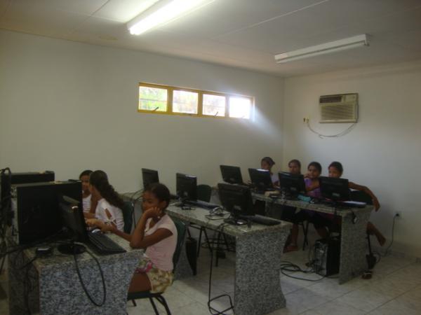 aula de informatica em escola publica(Imagem:redação)