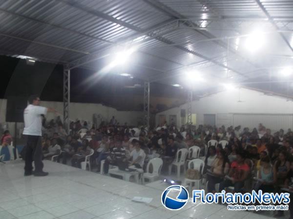 Para descontrair, alunos do Colégio Impacto terão show de humor com Dirceu Andrade.(Imagem:FlorianoNews)