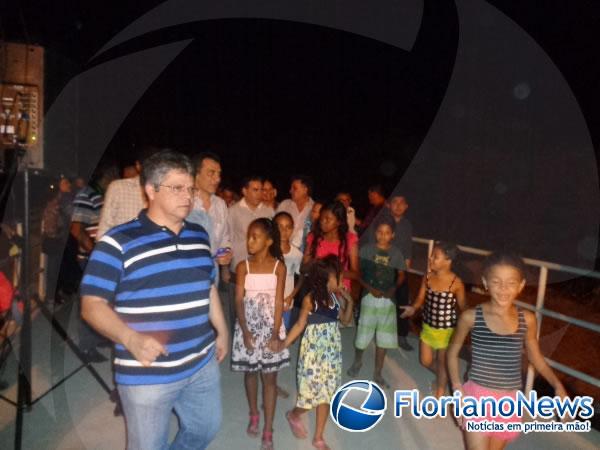 Gustavo Neiva participa da inauguração da ponte no bairro Taboca.(Imagem:FlorianoNews)