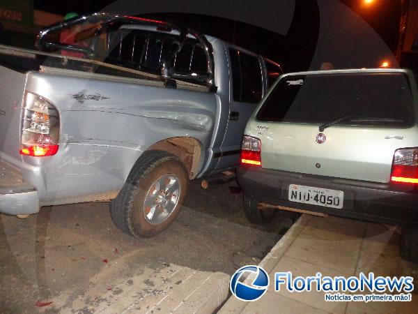 Acidente envolve três veículos na Av. Santos Dumont em Floriano.(Imagem:FlorianoNews)