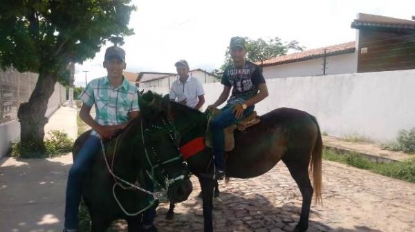 Cavalgada e missa do vaqueiro marcam festejos de Nossa Senhora do Desterro.(Imagem:FlorianoNews)