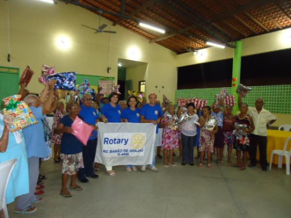 Idosos participam de Jantar organizado pela Fundação Pavel e Rotary Club.(Imagem:FlorianoNews)