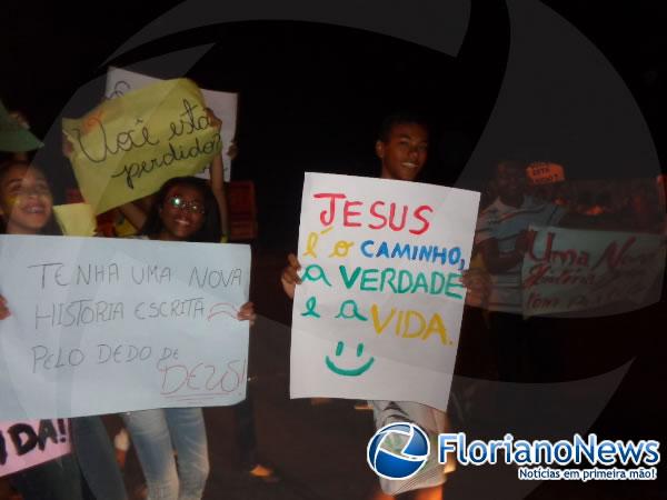 Jovens participaram de Caminhada para Jesus em Floriano.(Imagem:FlorianoNews)