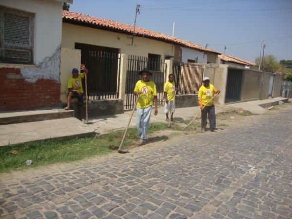 Limpeza Pública(Imagem:Amarelinho)