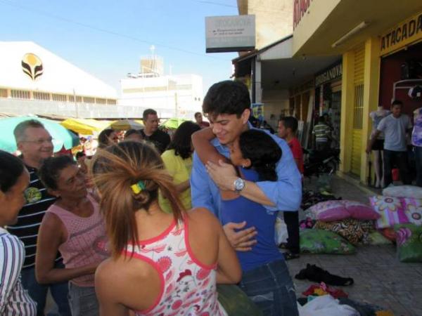 Enéas Maia visita Mercado Público em Floriano.(Imagem:Jaquelina Nascimento)