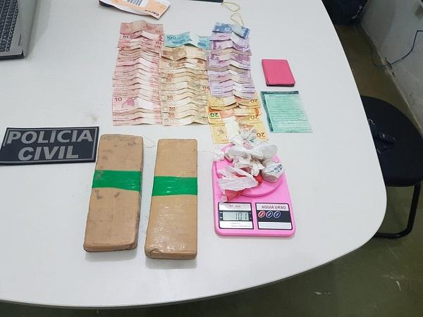 Droga e dinheiro apreendido em operação.(Imagem:Divulgação/Polícia Civil)