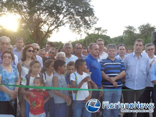 Gustavo Neiva participa da inauguração da ponte no bairro Taboca.(Imagem:FlorianoNews)