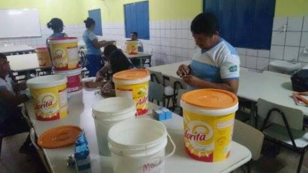 Alunos da rede estadual desenvolvem e doam filtros para a Vila Vicentina.(Imagem:FlorianoNews)