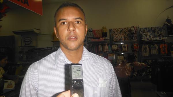 Zezinho, gerente da Nortista Confecções.(Imagem:FlorianoNews)