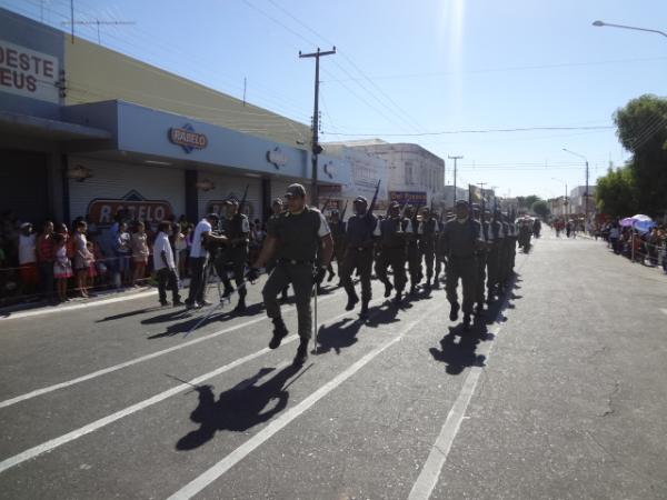 Floriano comemorou o Dia da Pátria com desfile cívico.(Imagem:FlorianoNews)